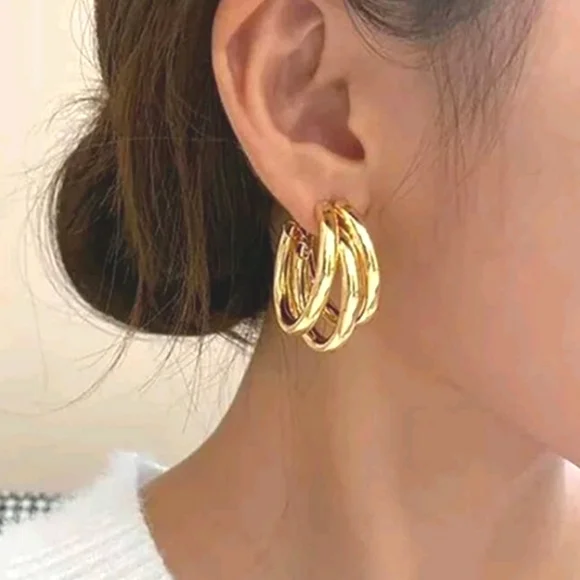 ANTHROPOLOGIE ALEX 14K GOLD TRIPLE RING EARRINGS - Picture 1 of 6